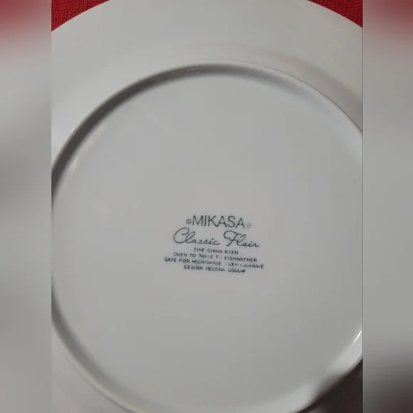 Mikasa Classic Flair K 1991 Dinner Plates Calla Lily - Set Of 2 Plates - Picture 3 of 3